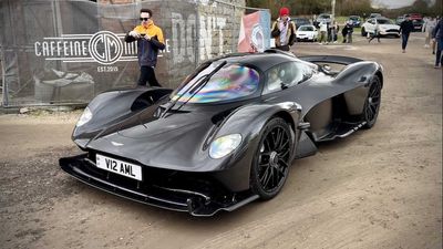 Aston Martin Valkyrie With Exposed Carbon Fiber Body Is A Rare Sight