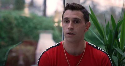 Arsenal fans hijack Emi Martinez apology after helping Gunners to three points