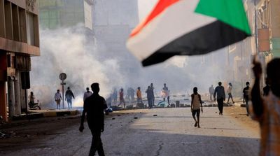 Sudanese Protesters Block Land Road with Egypt
