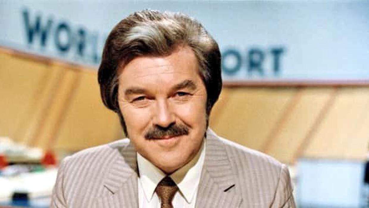 Tributes paid after legendary sports presenter Dickie…