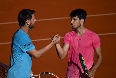 Argentina Open: Cameron Norrie beaten in straight sets as Carlos Alcaraz wins final