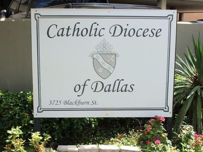 Men claim in lawsuit that Texas nun gave them alcohol before priest abused them as children