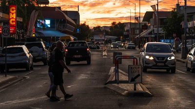 Five stolen vehicles, eight arrests following pursuit through Alice Springs CBD