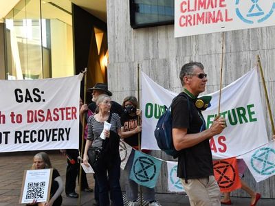 Qld govt's gas well approvals slammed by activists