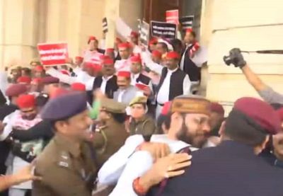 Samajwadi Party Holds Protest Outside UP Assembly Ahead Of Budget Session