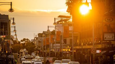 South Australia set to swelter for days, prompting heatwave warnings
