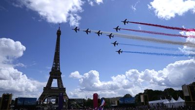 Paris transport to hire thousands in preparation for Olympic rush