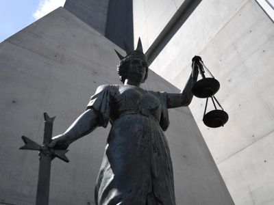 Qld to make breaching bail a crime in youth crackdown