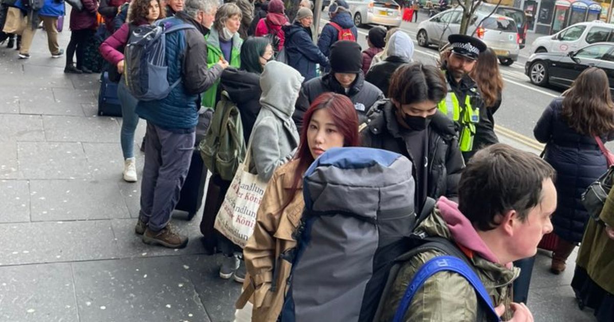 Edinburgh rail chaos as East Coast passengers face…