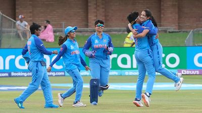 Women's T20 World Cup, India vs Ireland Highlights: Smriti Mandhana shines as India beat Ireland by 5 runs (DLS) to qualify for semis