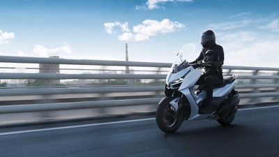 The Zontes 350 D Maxi-Scooter Storms Into The European Market