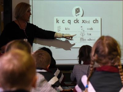 Teachers back higher pay grades amid division concerns