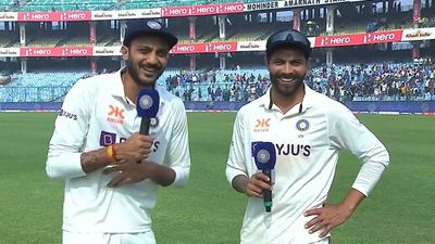 Watch: When Axar Patel told Ravindra Jadeja 'Meri toh bowling hi nahi aa rahi', this is how Jaddu replied