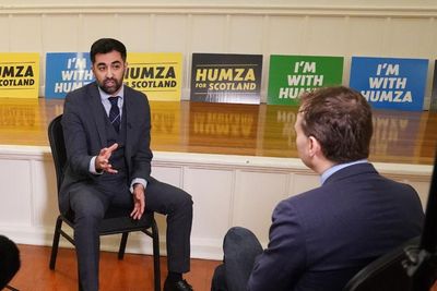 De facto referendum plan 'not out of the question', says Humza Yousaf