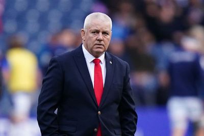 Warren Gatland delays naming Wales team for under-threat England showdown