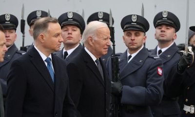 Biden talks with Poland president to focus on troop deployments