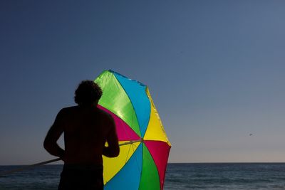 California beach city weighs balloon ban to protect coast