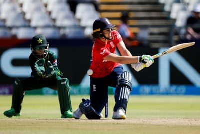 Wyatt, Sciver-Brunt power England to record total