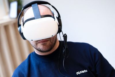Mark Zuckerberg’s Metaverse ambitions could get a big boost as Tencent discusses selling the Meta Quest 2 headset in China