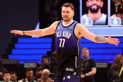Luka Dončić traded trick shots with 76ers mascot Franklin the Dog, and it was so cool