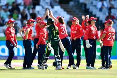 England seal record-breaking win in final Women’s T20 World Cup group game
