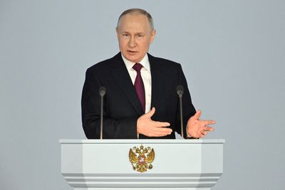 Analysis-Nuclear risk seen rising as Putin unpicks last treaty with U.S.