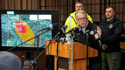 EPA takes charge of cleanup in toxic Ohio train derailment