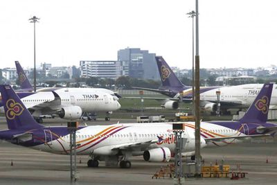 THAI flight attendants penalised for not collecting food trays