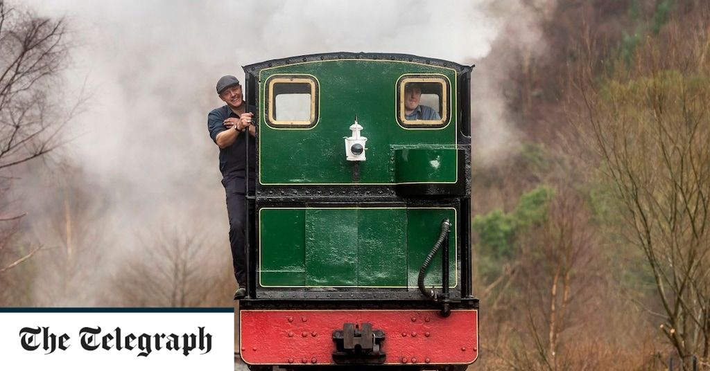 vintage-steam-train-rides-to-the-rescue-after