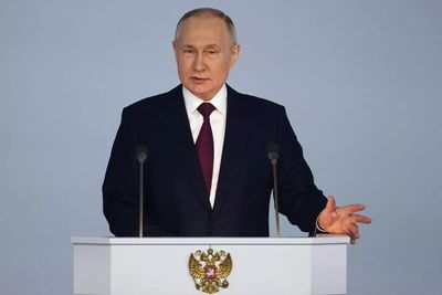 Vladimir Putin says he is waiting for Xi Jinping to visit Russia