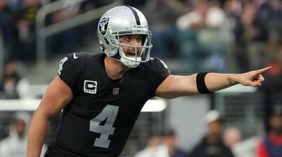 Report: Jets Gave Derek Carr Hall of Fame Praise During Visit