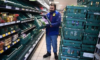 Why are UK supermarkets facing fresh food shortages?