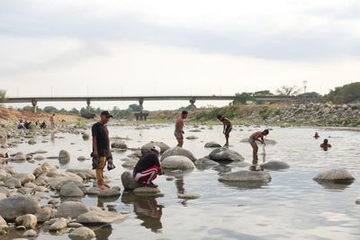 Migrants go paddling 3,500km from the US border: Pablo Allison’s best photograph