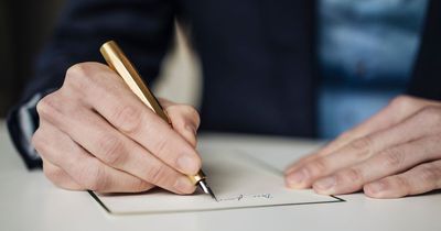 Man divides opinions after sharing heartfelt note date stuck to his front door