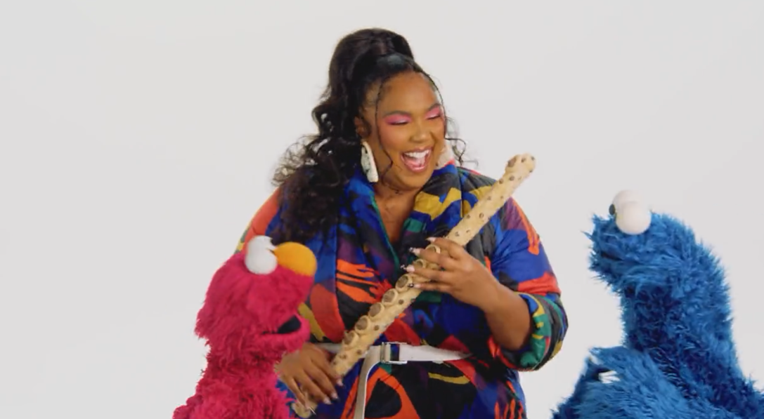 Lizzo played a cookie flute for Elmo on Sesame Street…