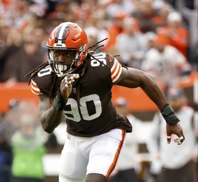 Browns free agent Jadeveon Clowney linked to a division rival