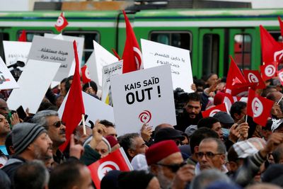 Tunisia detains more dissidents amid growing crackdown