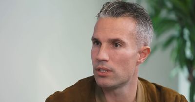 Robin van Persie showed where his loyalties lie with Man Utd and Arsenal answer