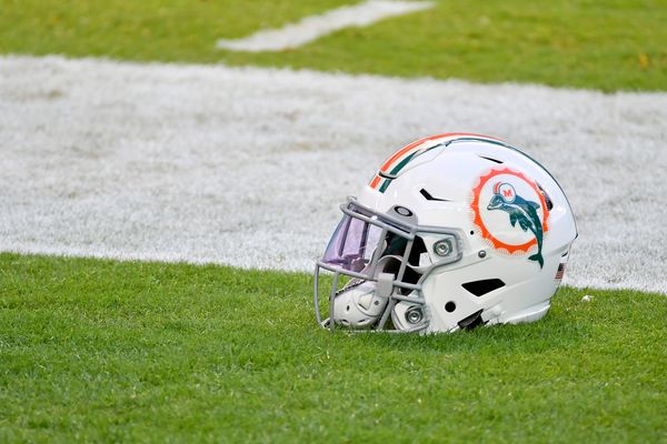 Agent Drew Rosenhaus: New deal for Dolphins' Zach Sieler 'a priority'