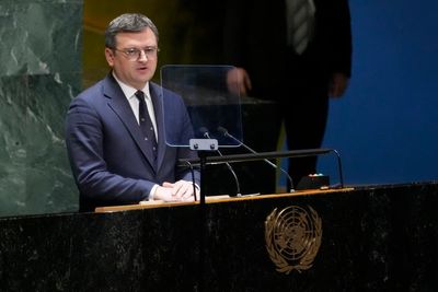 Ukraine urges all nations to vote to preserve its territory