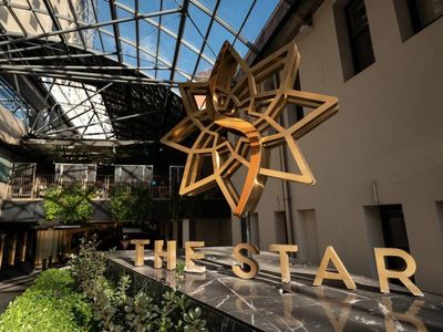 Star raising $800m after $988m hit on Sydney casino
