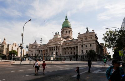 Argentina government loses Senate power after senators exit coalition