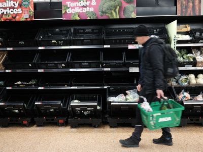 Food shortages – latest: Carrots, leeks and cabbages could run low in weeks as supermarkets ration