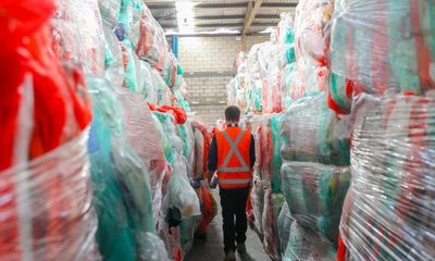 Coles and Woolworths offer to ensure stockpiled plastic rubbish does not go into landfill