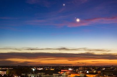 Look Up! Venus and Jupiter Are Lining Up for an Amazing Optical Illusion