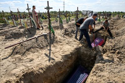 Explainer-How are war crimes in Ukraine being investigated?
