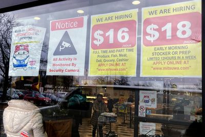 Six weeks of falling applications for unemployment benefits