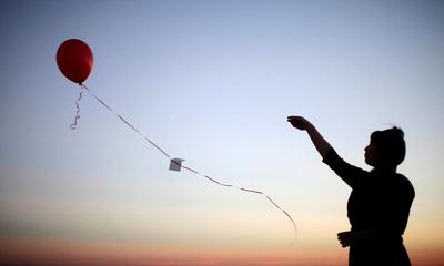US beach town bans balloons to save the ocean