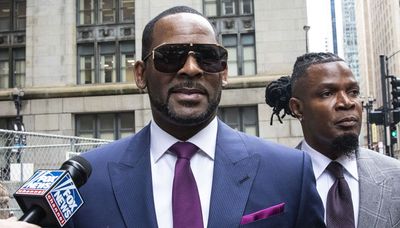 R. Kelly gets extra year in prison for Chicago child porn conviction