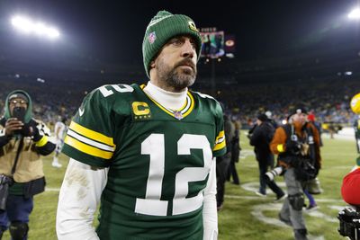 Aaron Rodgers going on a darkness retreat, explained